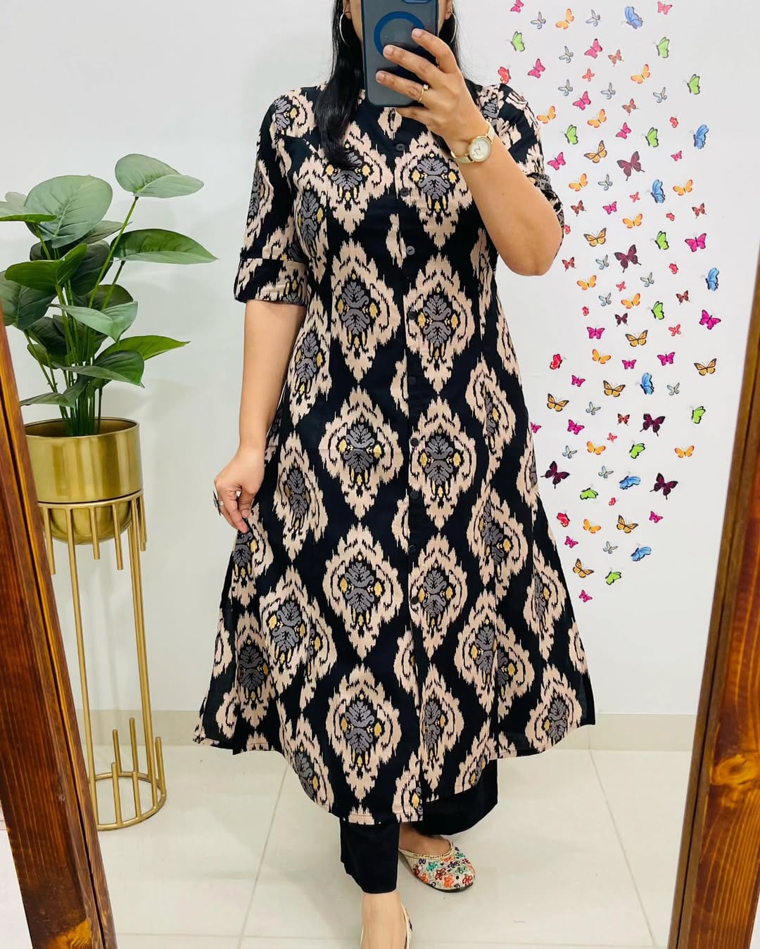 Elegant Black Ikat-Print Kurta Set