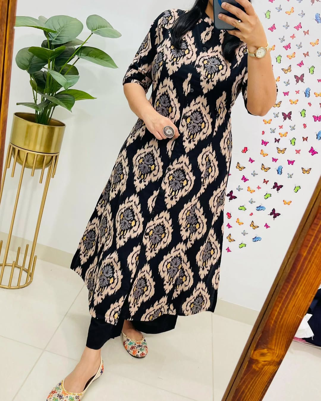 Elegant Black Ikat-Print Kurta Set